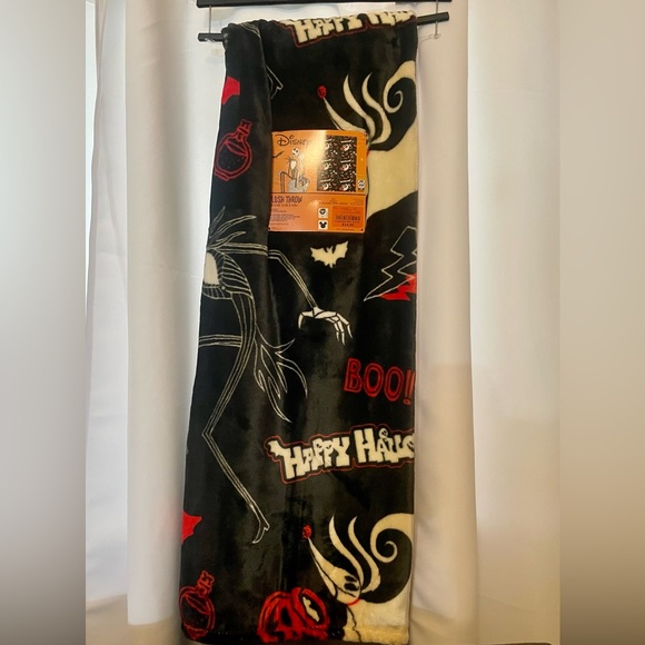 Nightmare Before Christmas Halloween Plush Throw - Picture 1 of 2